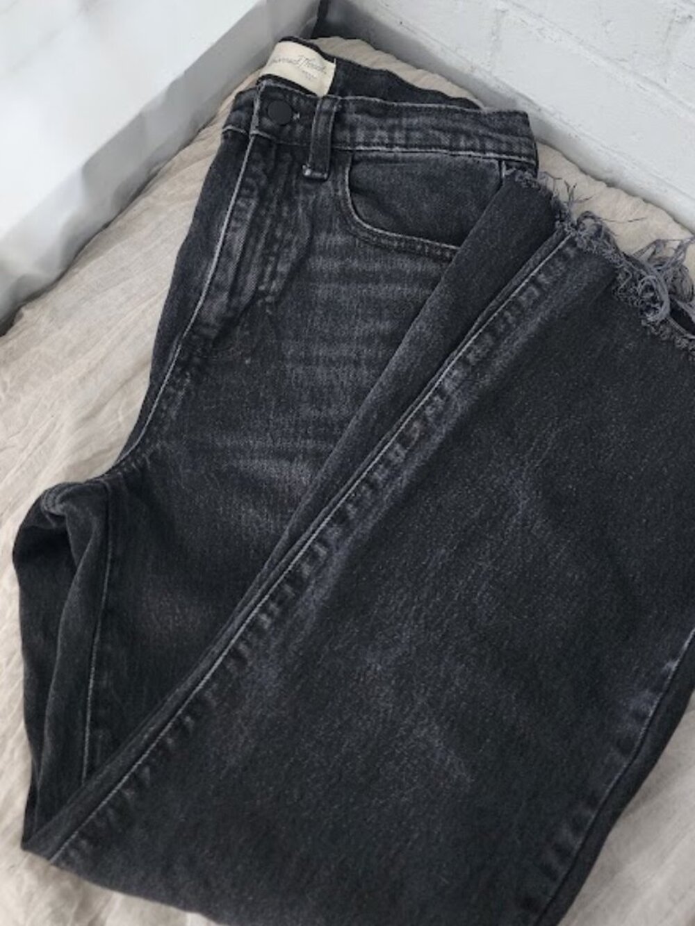 Universal Thread High Rise Flare Jeans Size 6/R